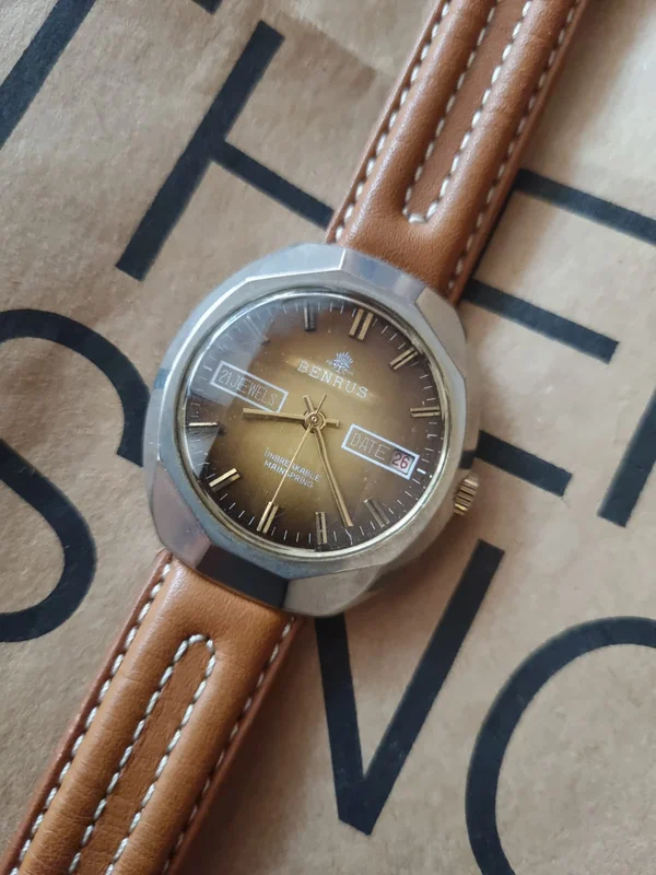Benrus - Crystal Dial