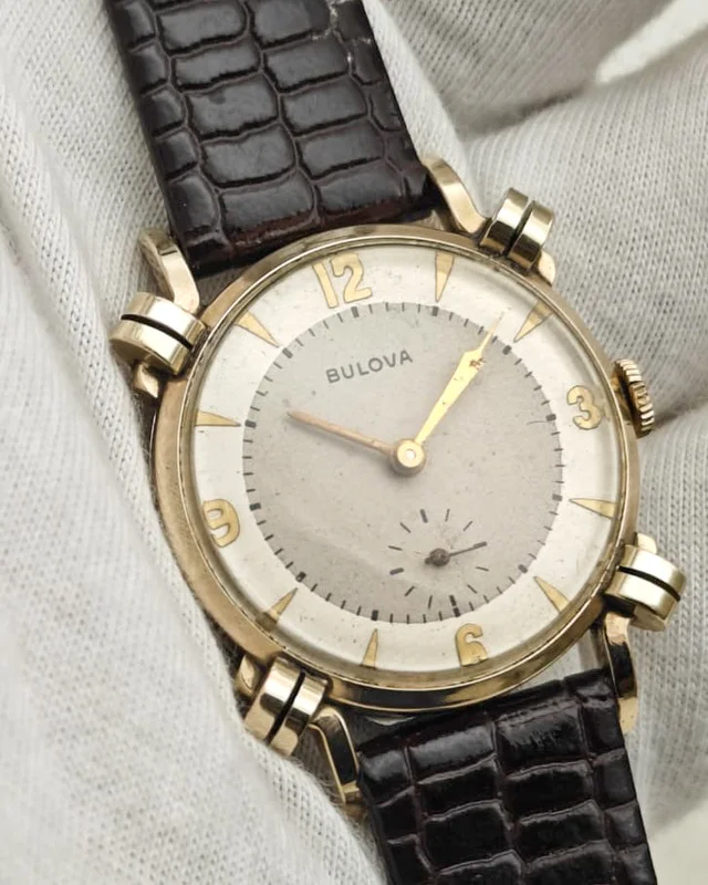 Bulova Hand Winding Dress Watch Circa 1940s to early 1950s