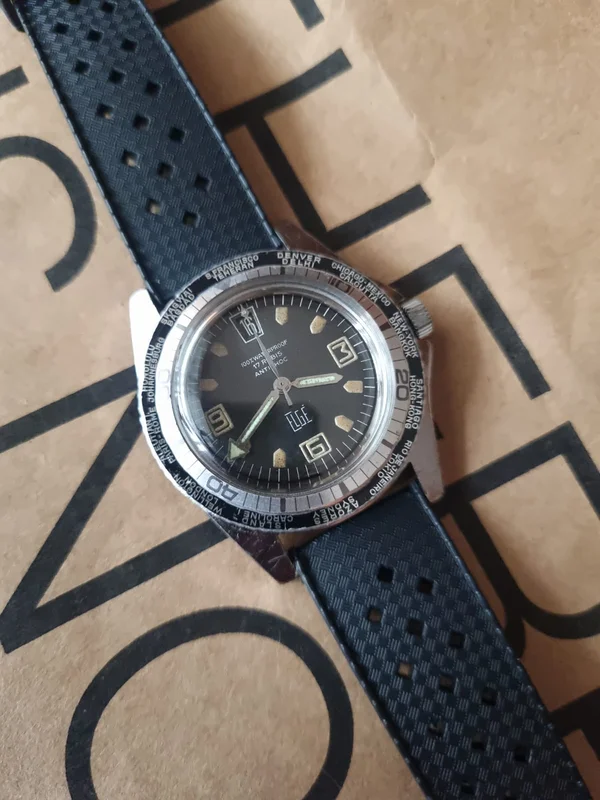 Elge World Timer Diver