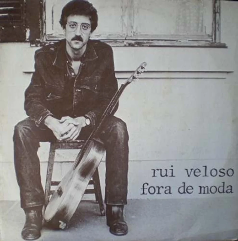 Fora De Moda