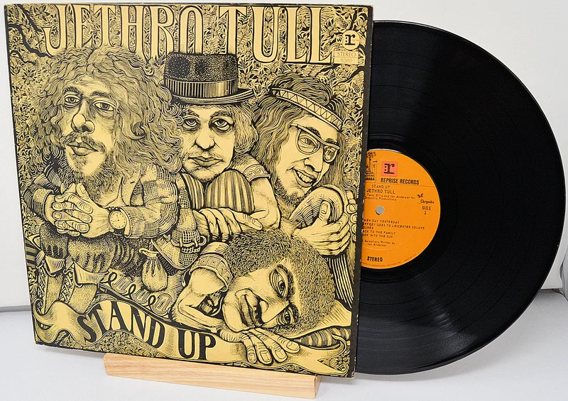 Jethro Tull - Stand Up