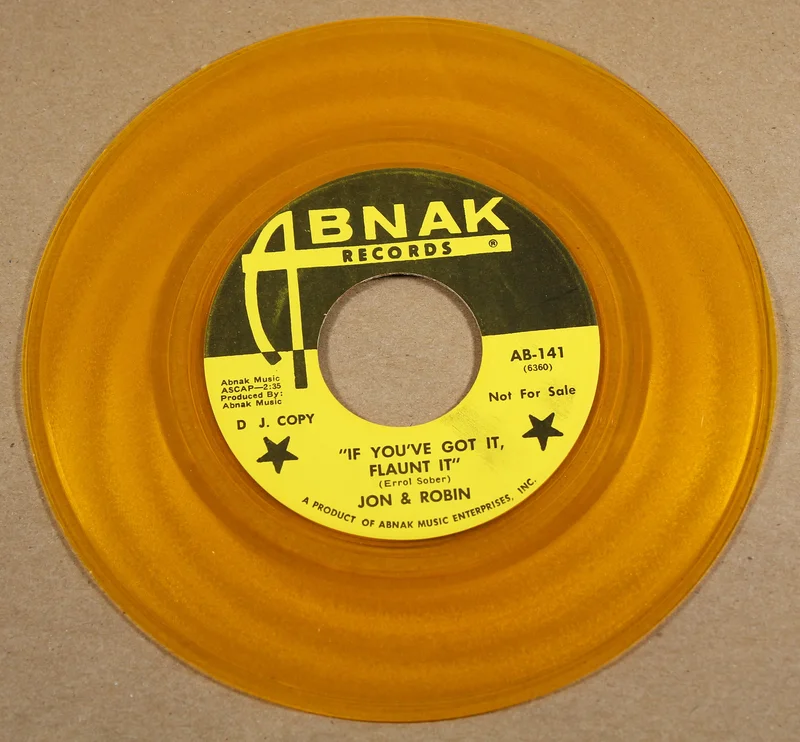 Jon & Robin - If You've Got It, Flaunt It