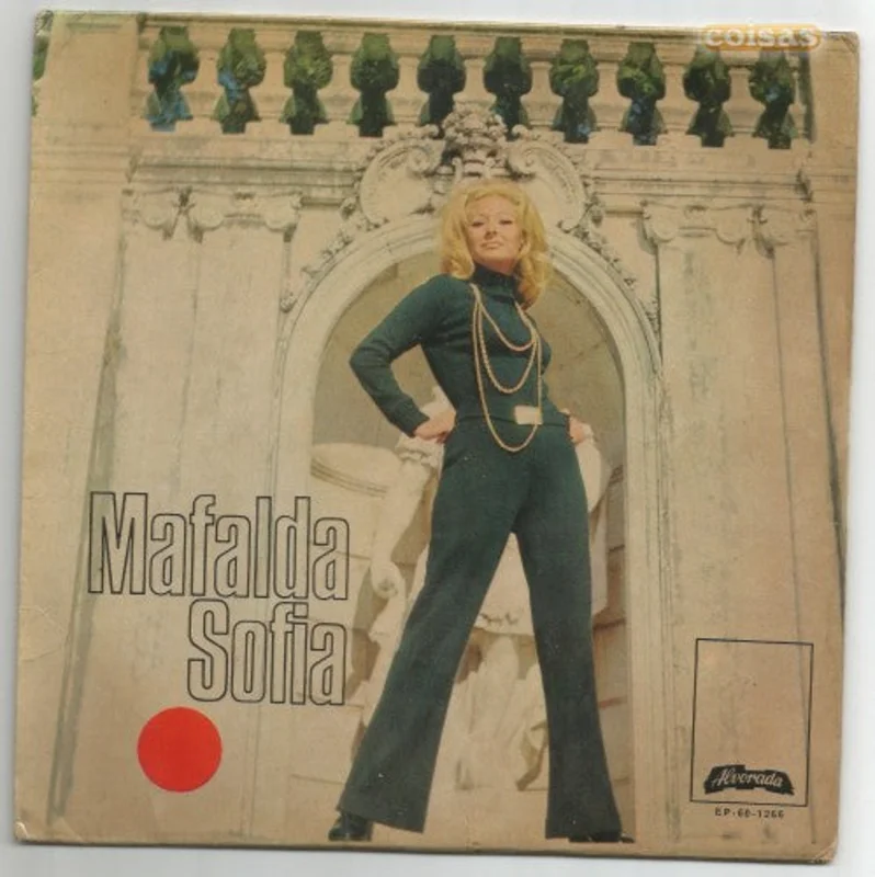 Menina Descala Soletra O Amor