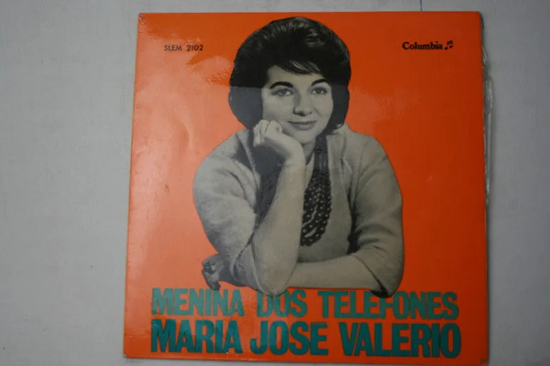 menina dos telefones
