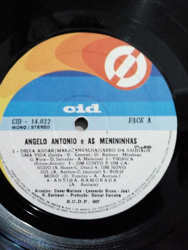 ngelo Antnio E As Menininhas
