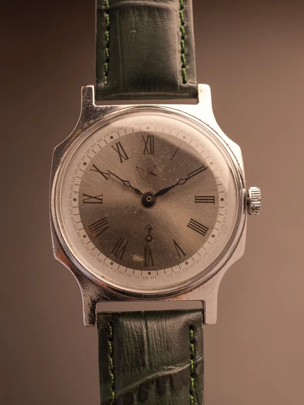 Poebeda Victory (Ref. 408642) (38mm; Manual) (Rare; Logo Dial)