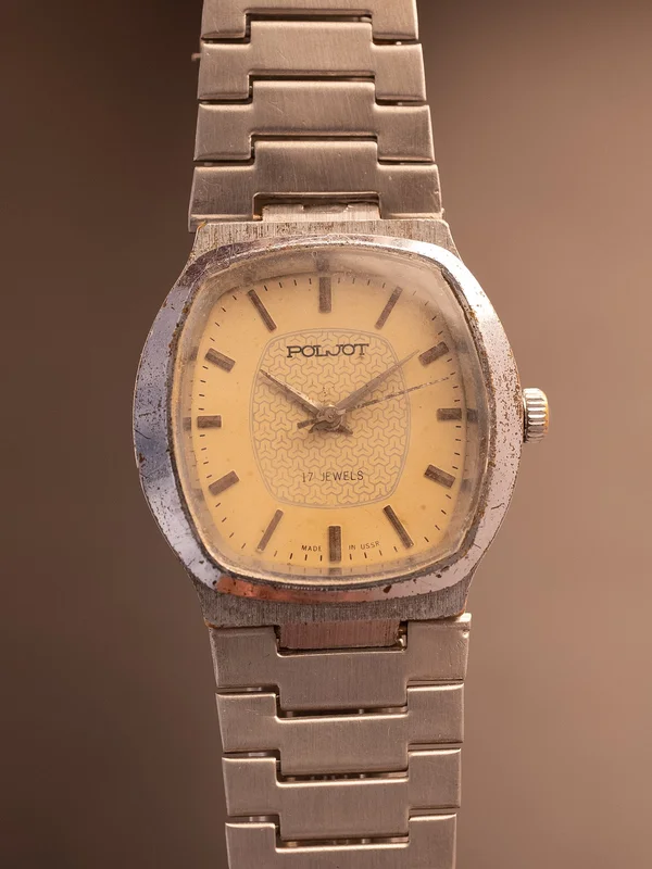 Poljot Tonneau 17 Jewels (Ref. 811269) (35mm; Manual)