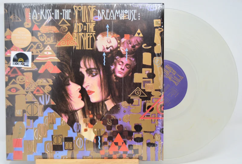 Siouxsie & The Banshees - A Kiss In The Dreamhouse