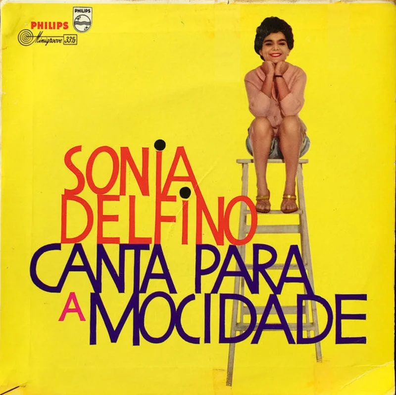Snia Delfino Canta Para A Mocidade