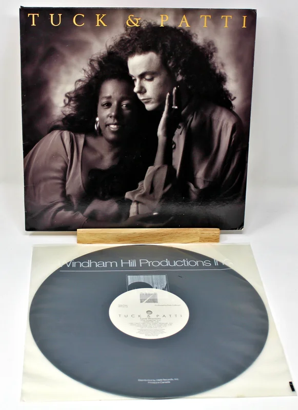Tuck & Patti - Love Warriors
